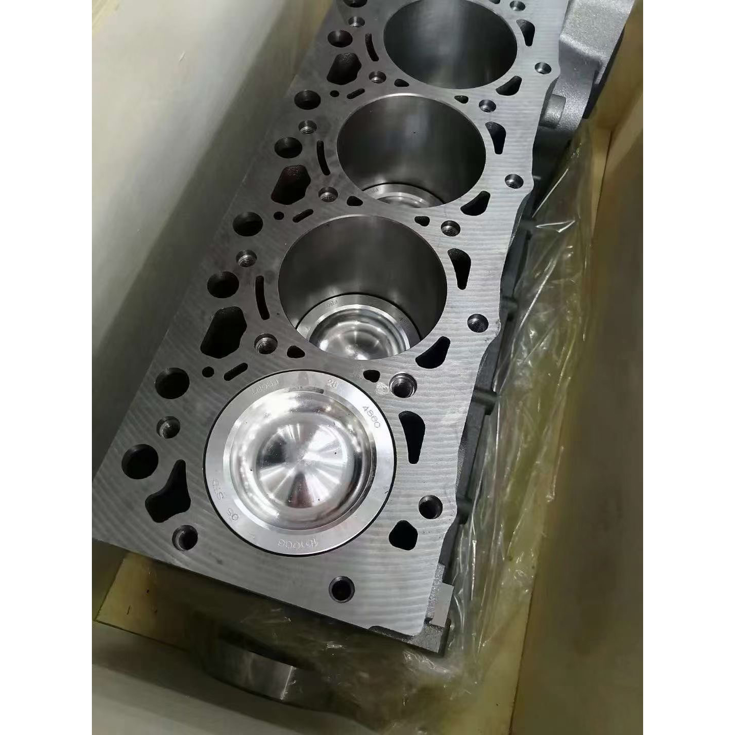 KOMATSU Engine Block and Cylinder Head